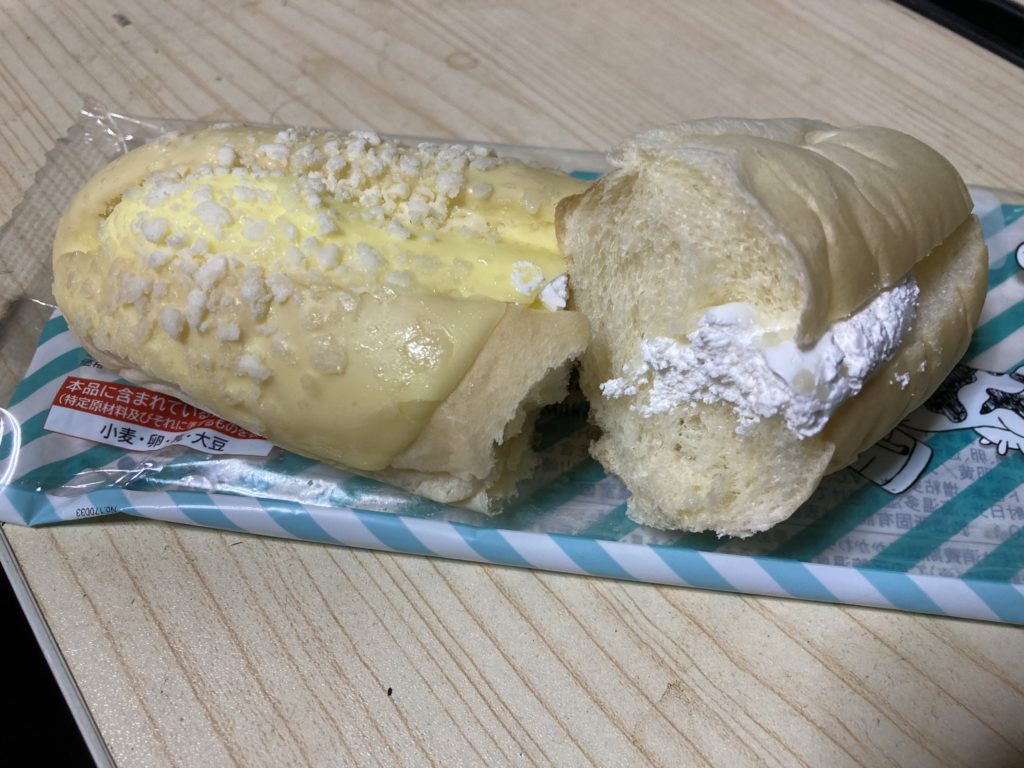 ローソン MILKふんわりホイップロール